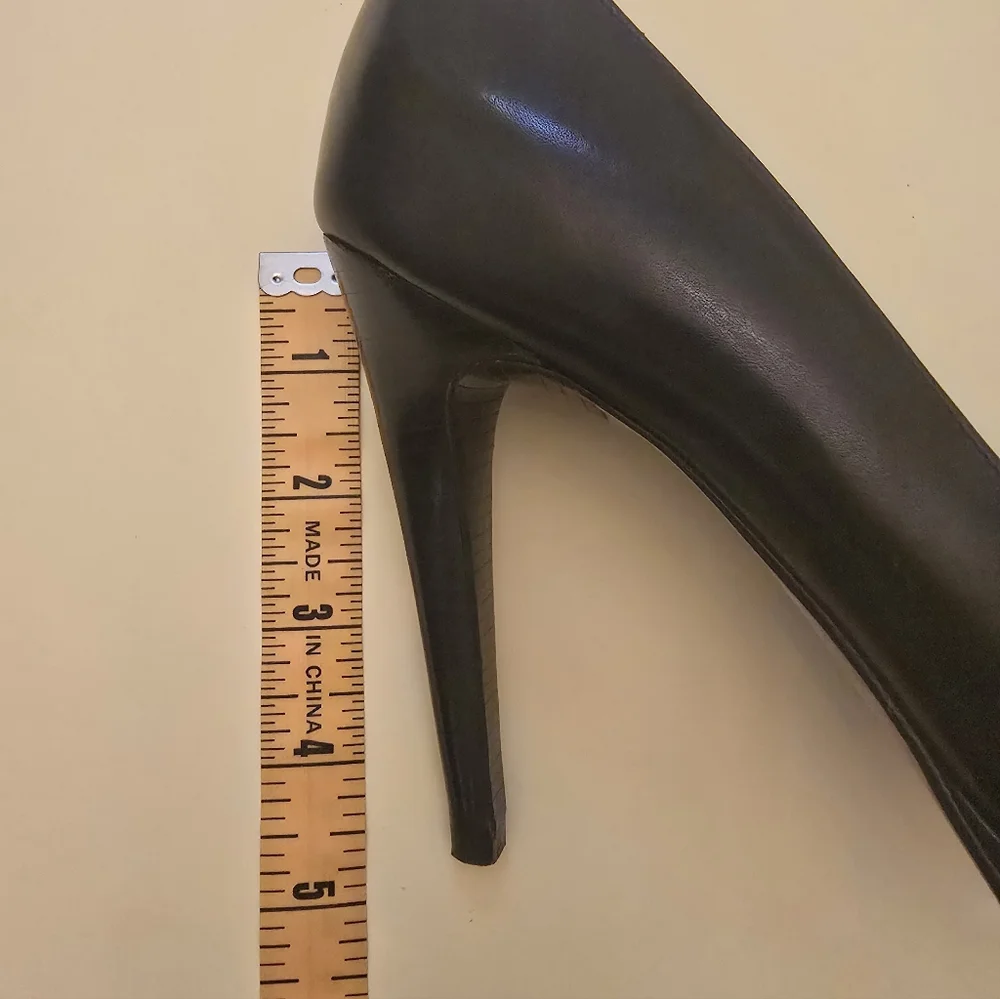 Cole Haan In Collaboration w/Nike,Black Leather Platform Rounded-Toe Pumps, Sz 8 - Picture 4 of 7
